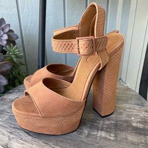 TopShop Nude Suede Platform Heels Snakeskin